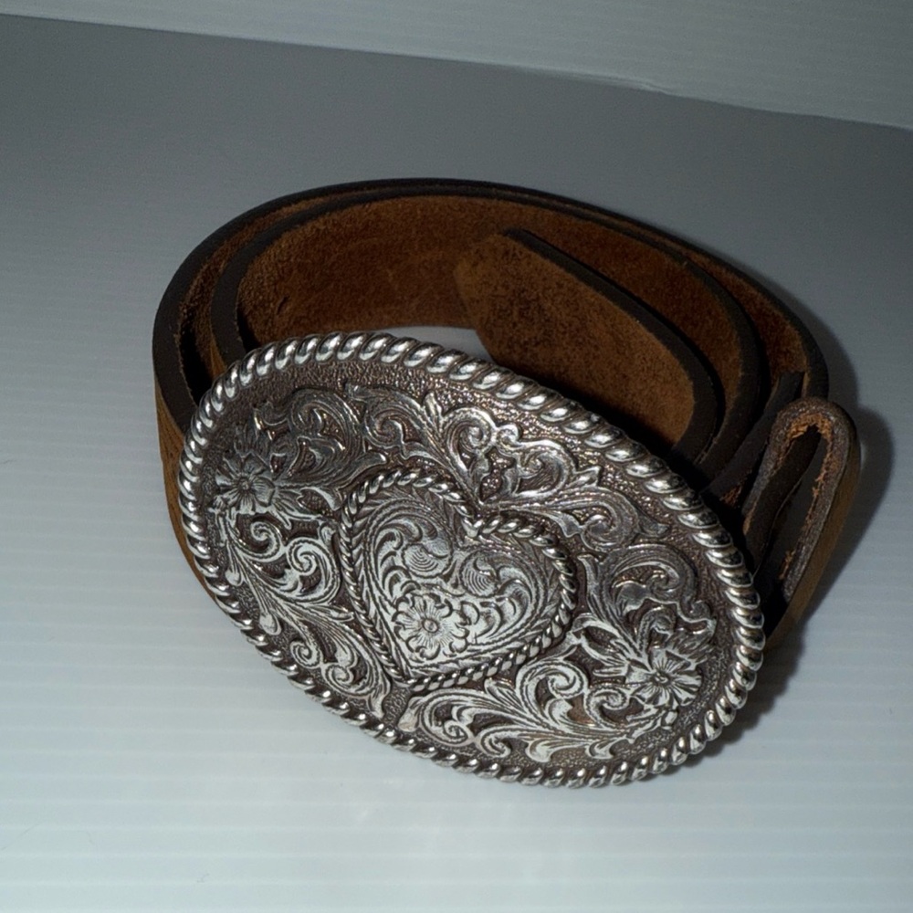 Justin Boots Tooled Leather Trophy Heart Belt #815BD Kids Size 22